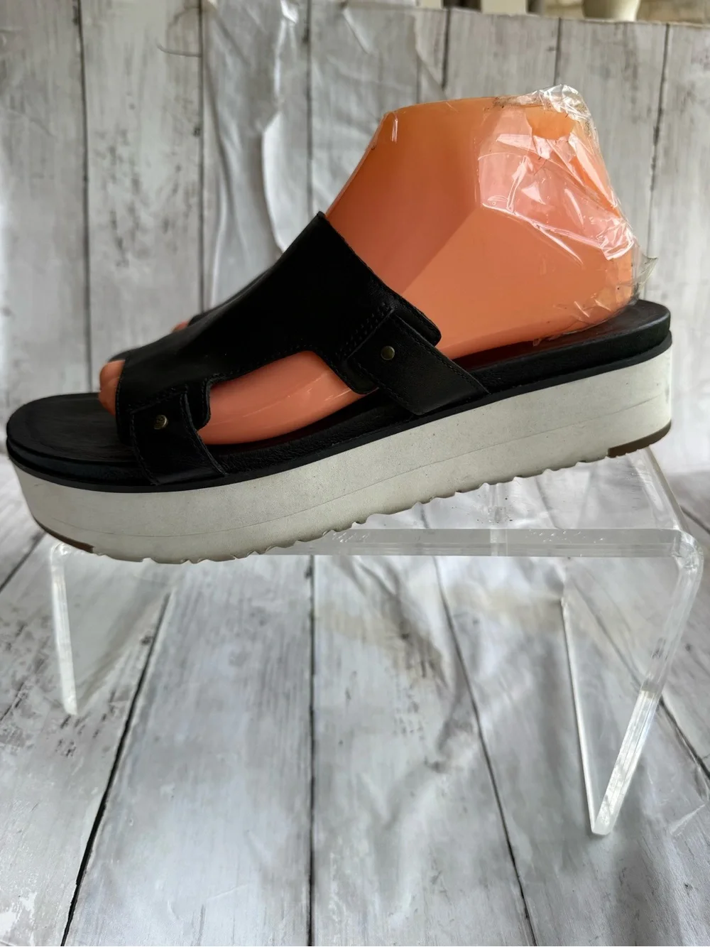 UGG maire platform